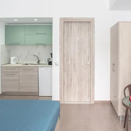 Casa rural Red Hibiscus Stegna *