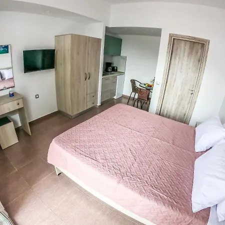 Red Hibiscus Stegna Casa rural *