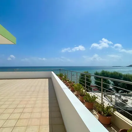 Red Hibiscus Stegna Casa rural