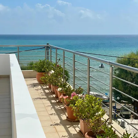 Casa rural Red Hibiscus Stegna