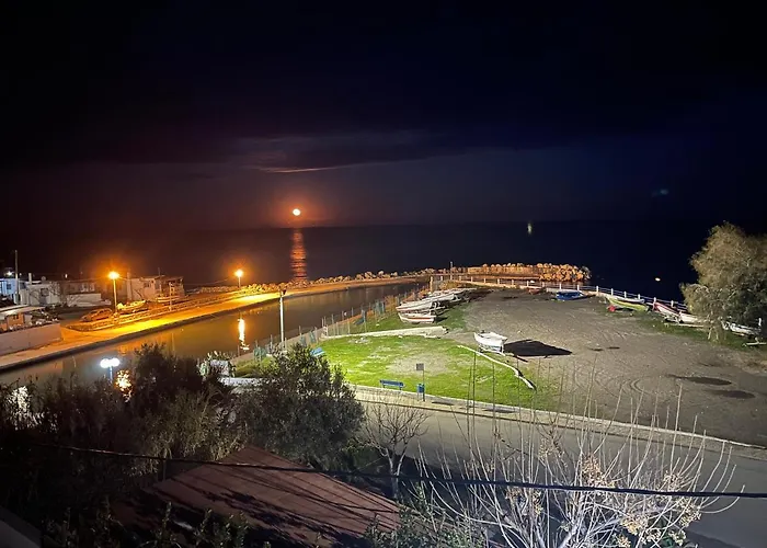 Red Hibiscus Stegna Archangelos (Rhodes)
