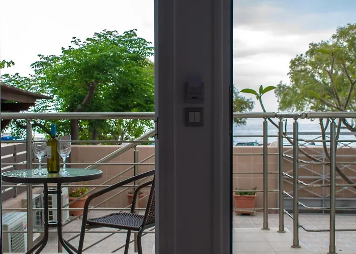 Country house Red Hibiscus Stegna *