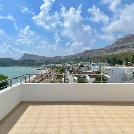 Red Hibiscus Stegna منزل ريفي *