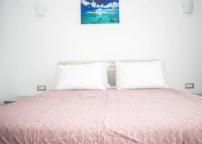 منزل ريفي Red Hibiscus Stegna