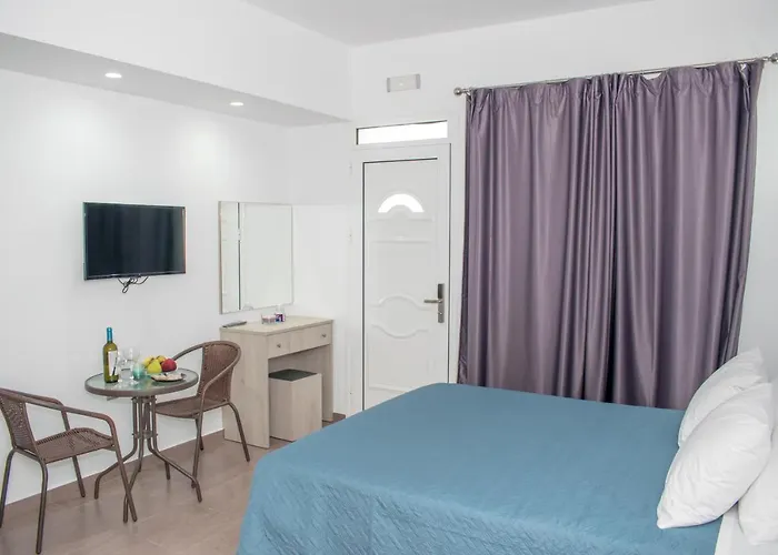 Red Hibiscus Stegna カントリーハウス アルハンゲロス