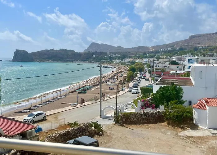 Red Hibiscus Stegna منزل ريفي أرخانجلوس