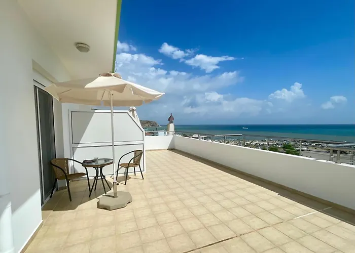 Red Hibiscus Stegna *