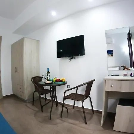 Red Hibiscus Stegna *