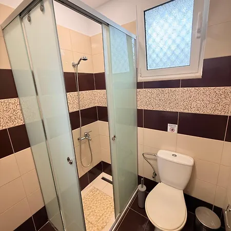 Red Hibiscus Stegna Kır Evi