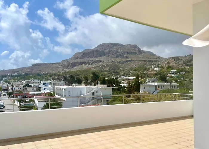 Red Hibiscus Stegna *