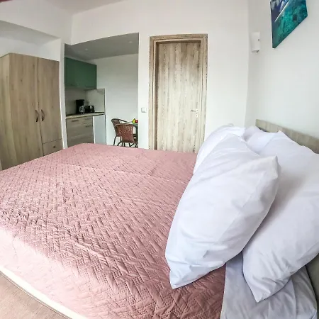 Red Hibiscus Stegna * Archangelos (Rhodes)