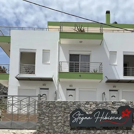 Landhaus Red Hibiscus Stegna